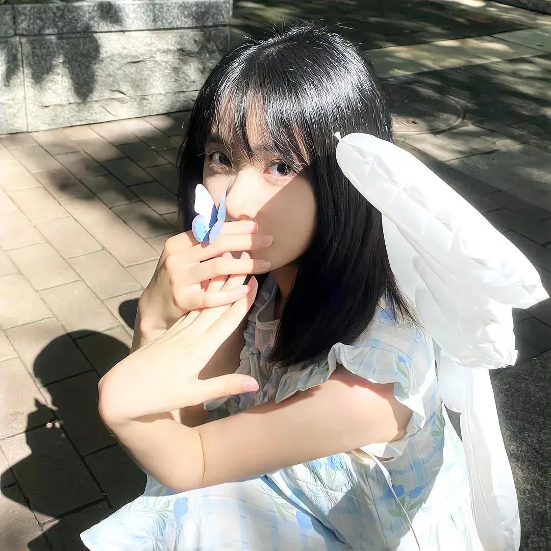 一个攞景的少年
